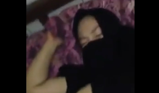 Lagi dan Lagi.. Viral Video Abg Jilbab Bercadar Gelisah Pinggul Bergoyang