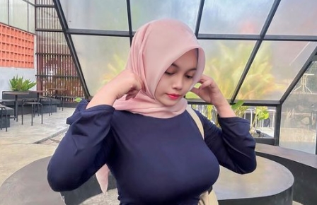 Berdebar Viral Yandex kala Ukhti Muda Jilbab Rekam Gerakan depan Camera Lincah dan Luwes